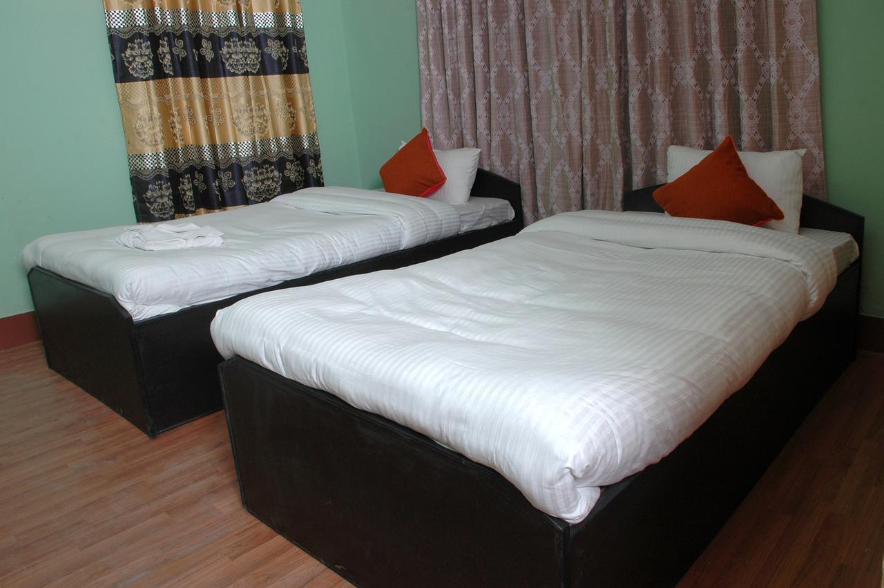 Travellers Dorm Bed & Breakfast 카트만두 외부 사진
